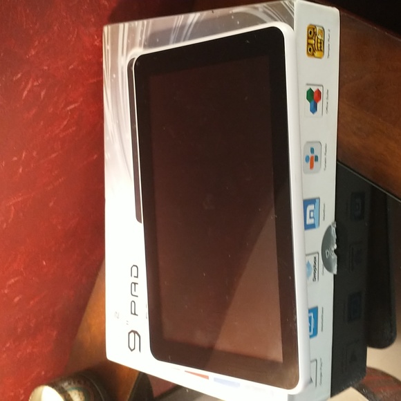 Digital2 D2-961G_MG - Gold Tablet Bundle - Picture 8 of 9